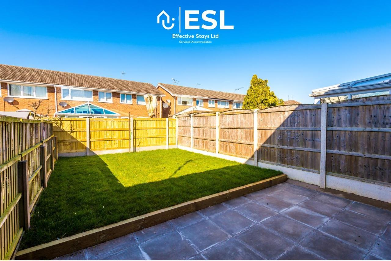 3 Bedroom House With Garden And Driveway Parking - Less Than 10 Mins From Chester City Centre Exterior photo