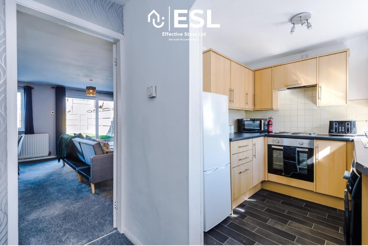 3 Bedroom House With Garden And Driveway Parking - Less Than 10 Mins From Chester City Centre Exterior photo
