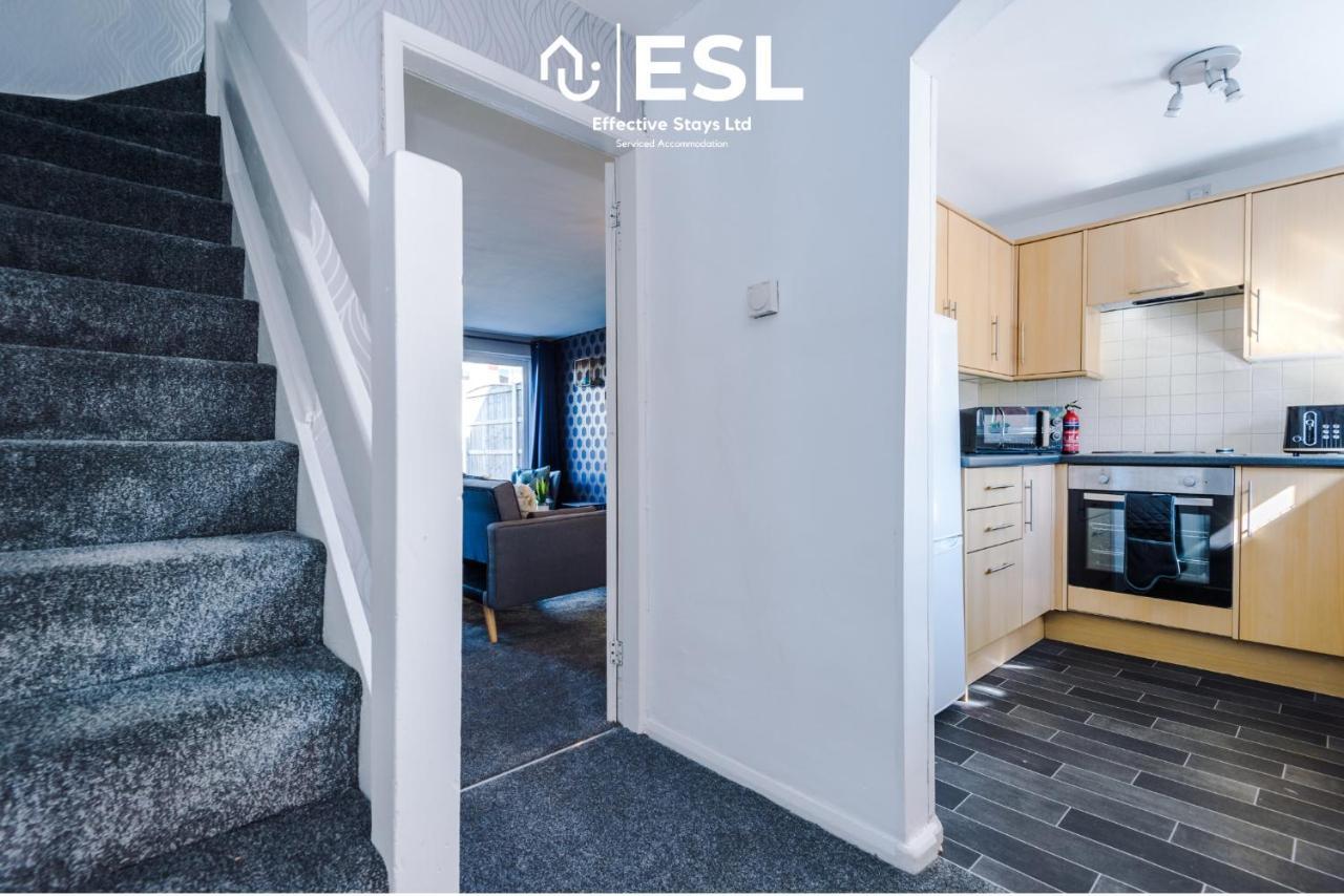 3 Bedroom House With Garden And Driveway Parking - Less Than 10 Mins From Chester City Centre Exterior photo
