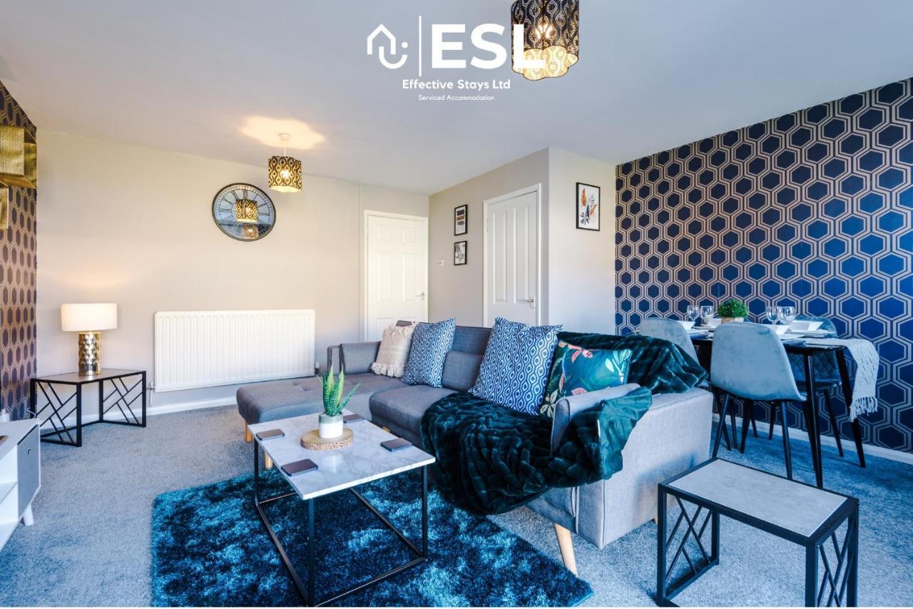 3 Bedroom House With Garden And Driveway Parking - Less Than 10 Mins From Chester City Centre Exterior photo