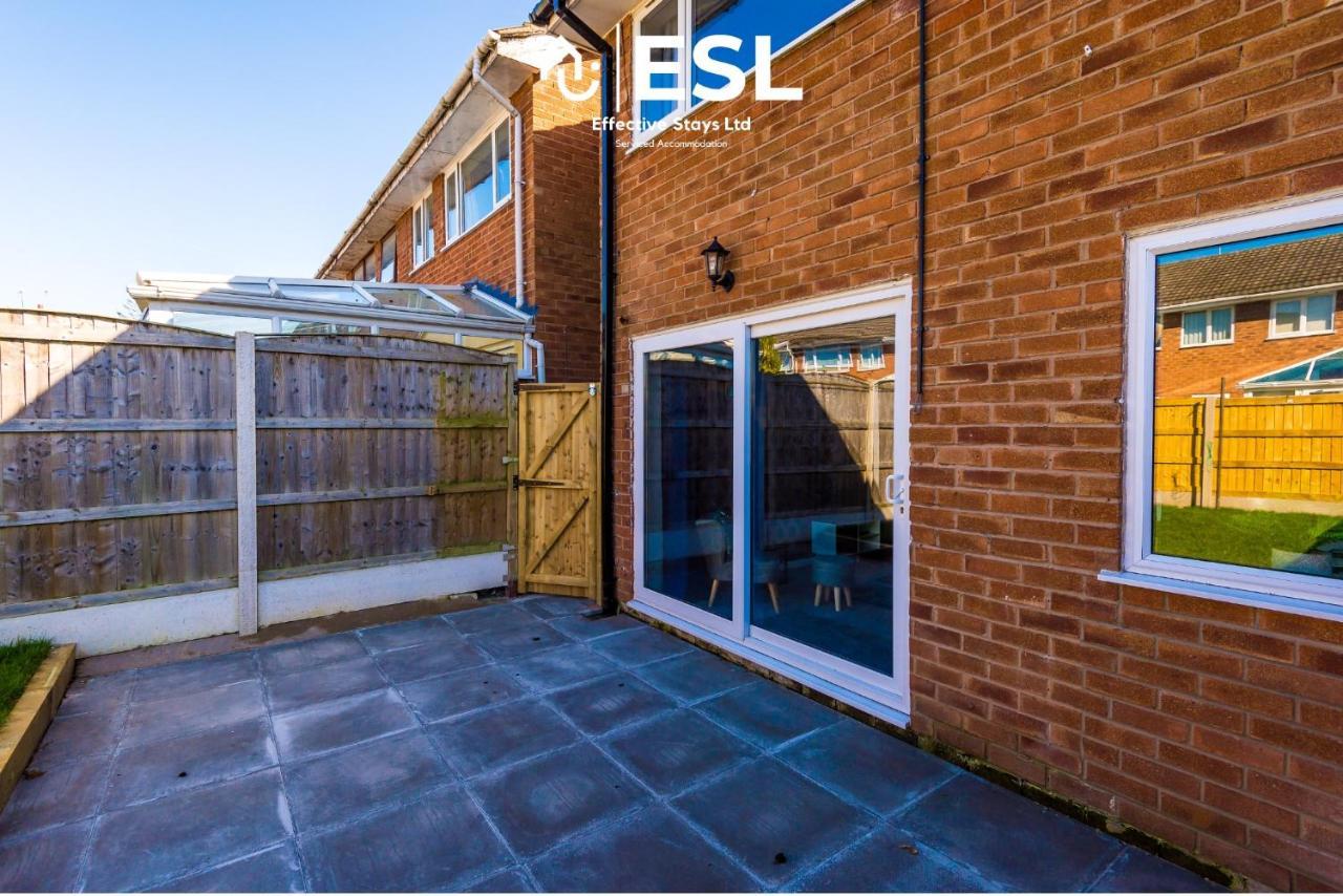 3 Bedroom House With Garden And Driveway Parking - Less Than 10 Mins From Chester City Centre Exterior photo
