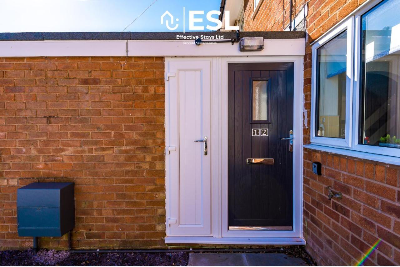 3 Bedroom House With Garden And Driveway Parking - Less Than 10 Mins From Chester City Centre Exterior photo