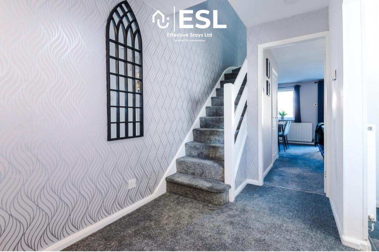 3 Bedroom House With Garden And Driveway Parking - Less Than 10 Mins From Chester City Centre Exterior photo